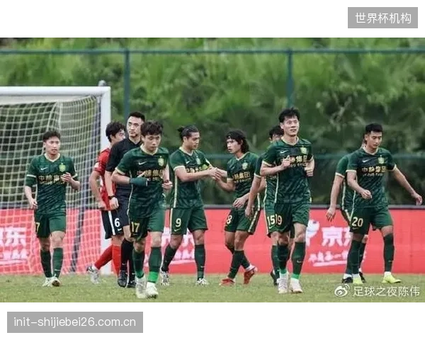 决赛舞台的潜在对决，考验双方主教练的排兵布阵与战术博弈。